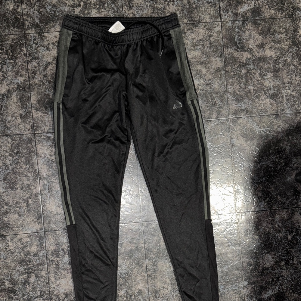 Adidas women’s tiro 25 essentials training pants